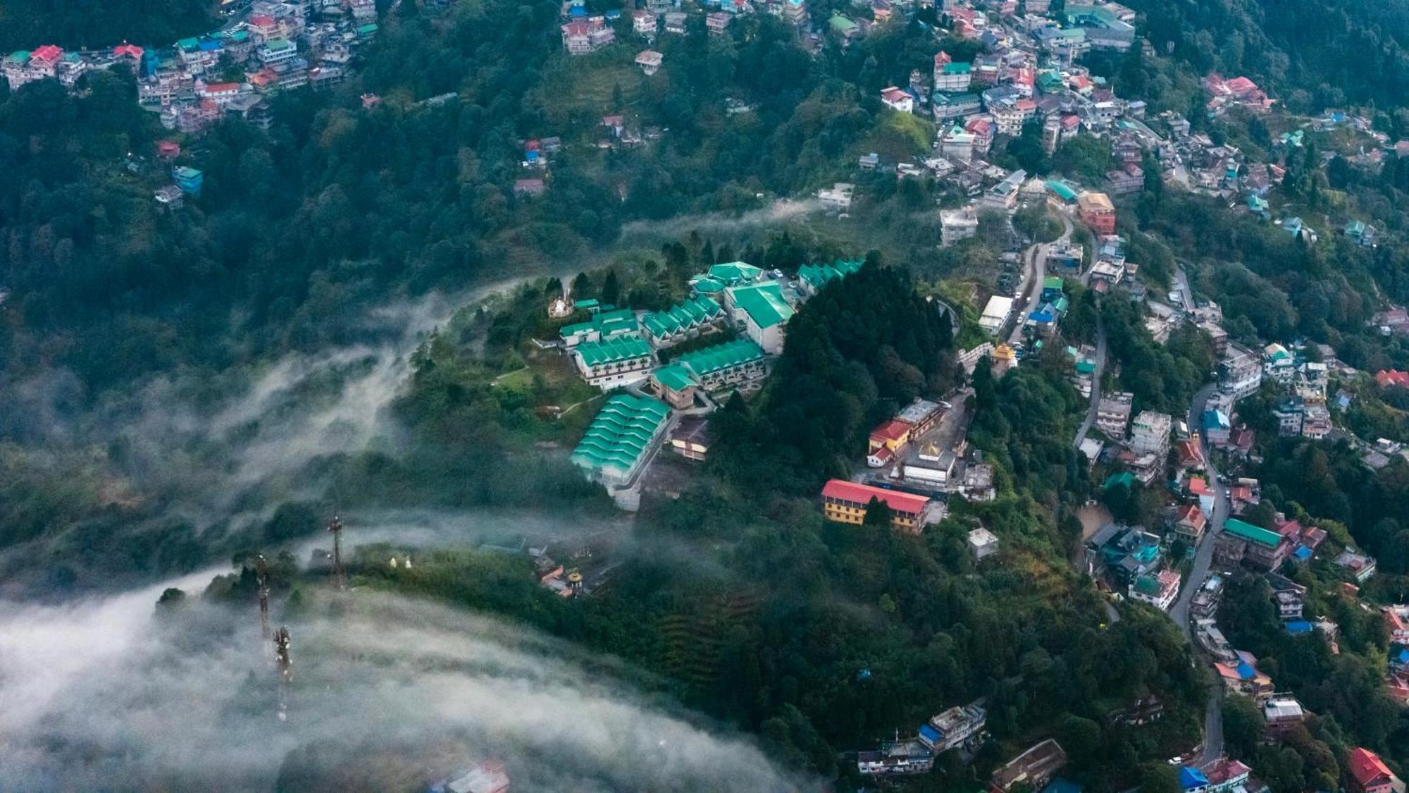 Отель Sterling Darjeeling Дарджилинг Экстерьер фото